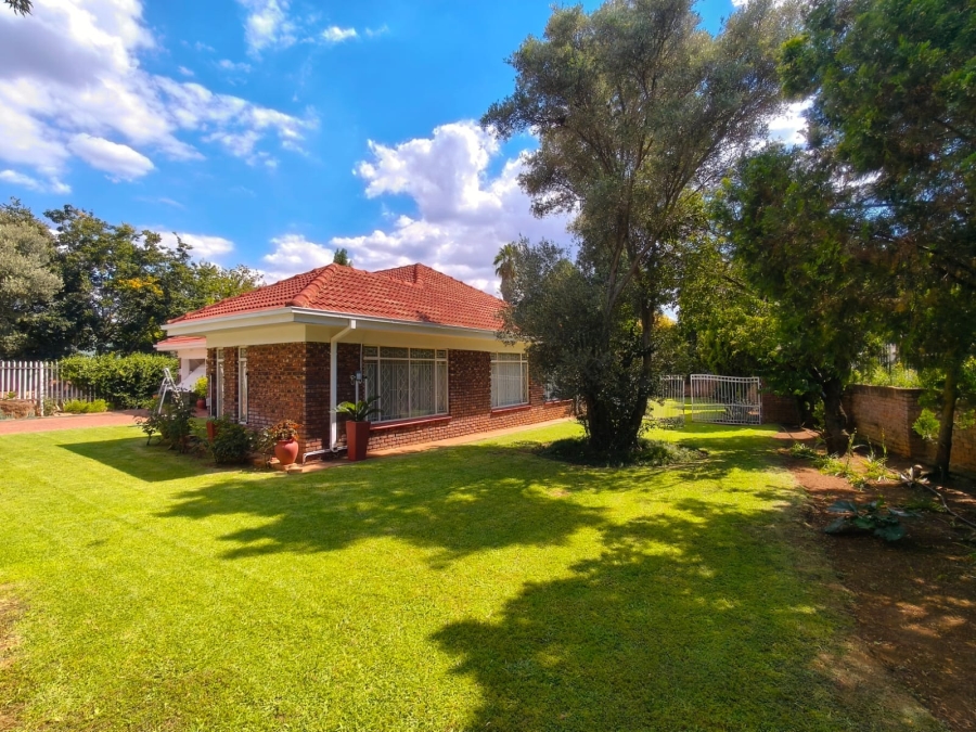 4 Bedroom Property for Sale in Van Der Hoff Park North West